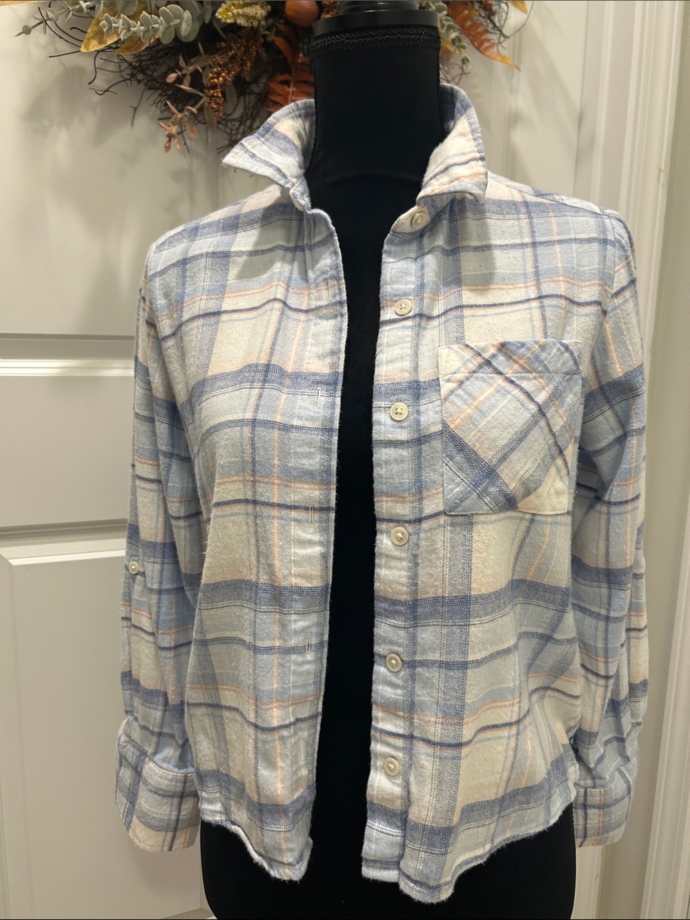 Time and Tru Women’s Baby Blue and Cream/White Plaid Button-Down Shirt Size XS